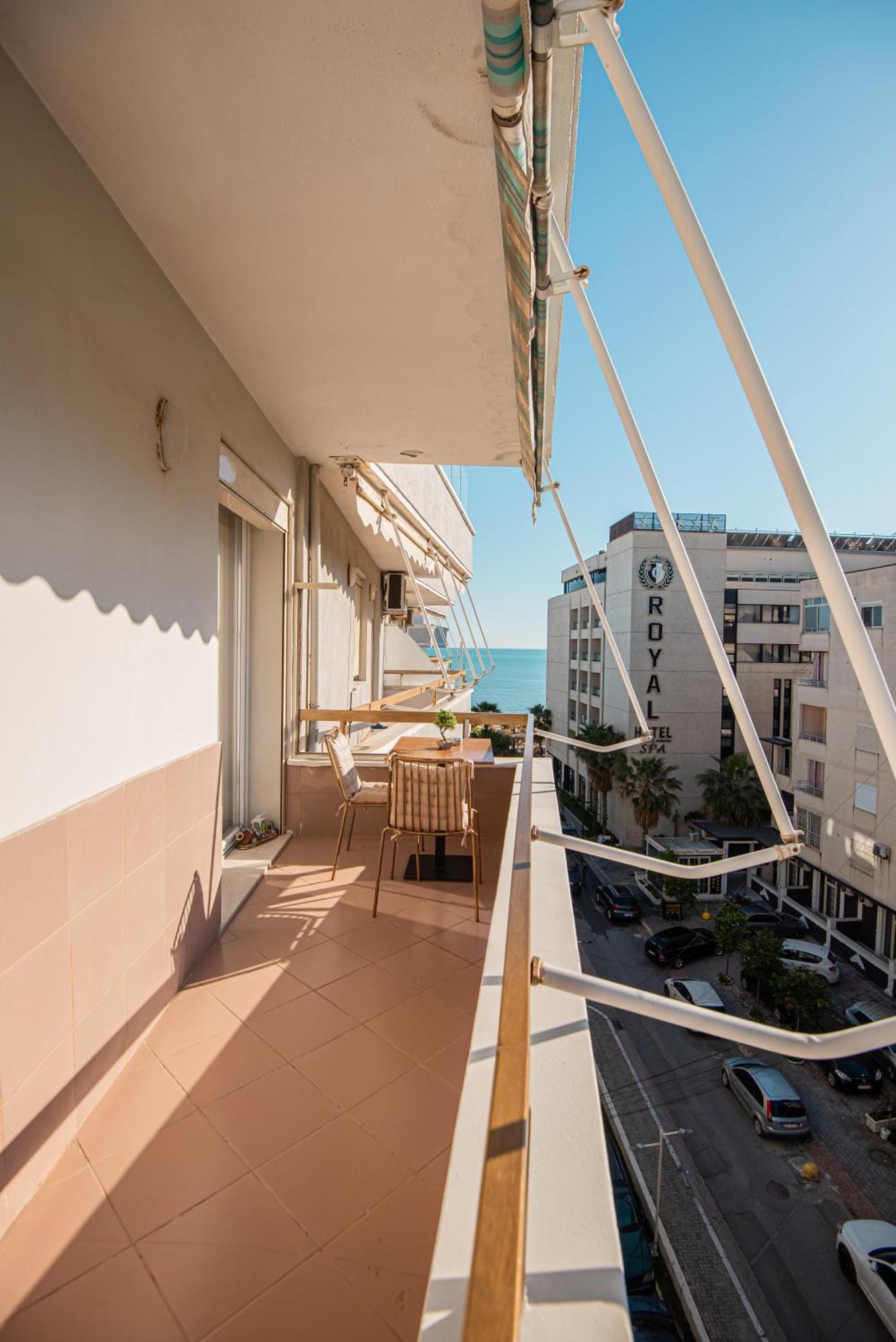 Vivi'S Seaside Apartment Durrës Esterno foto