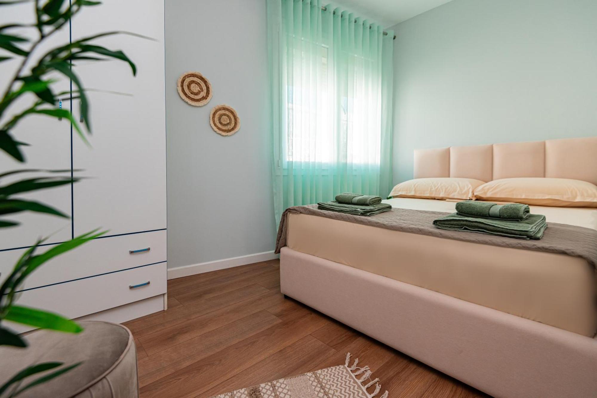 Vivi'S Seaside Apartment Durrës Esterno foto